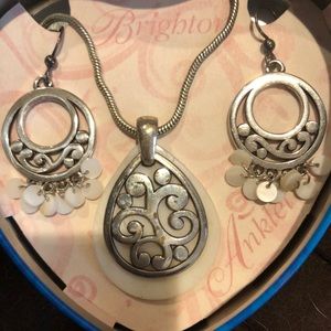 Brighton earring/necklace set ioriginal heart tin.